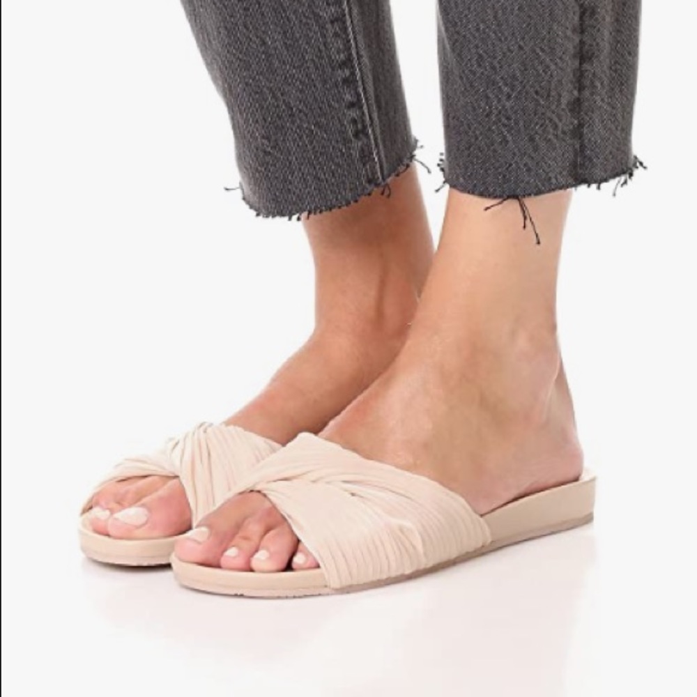 Opening Ceremony Paulyna Slides